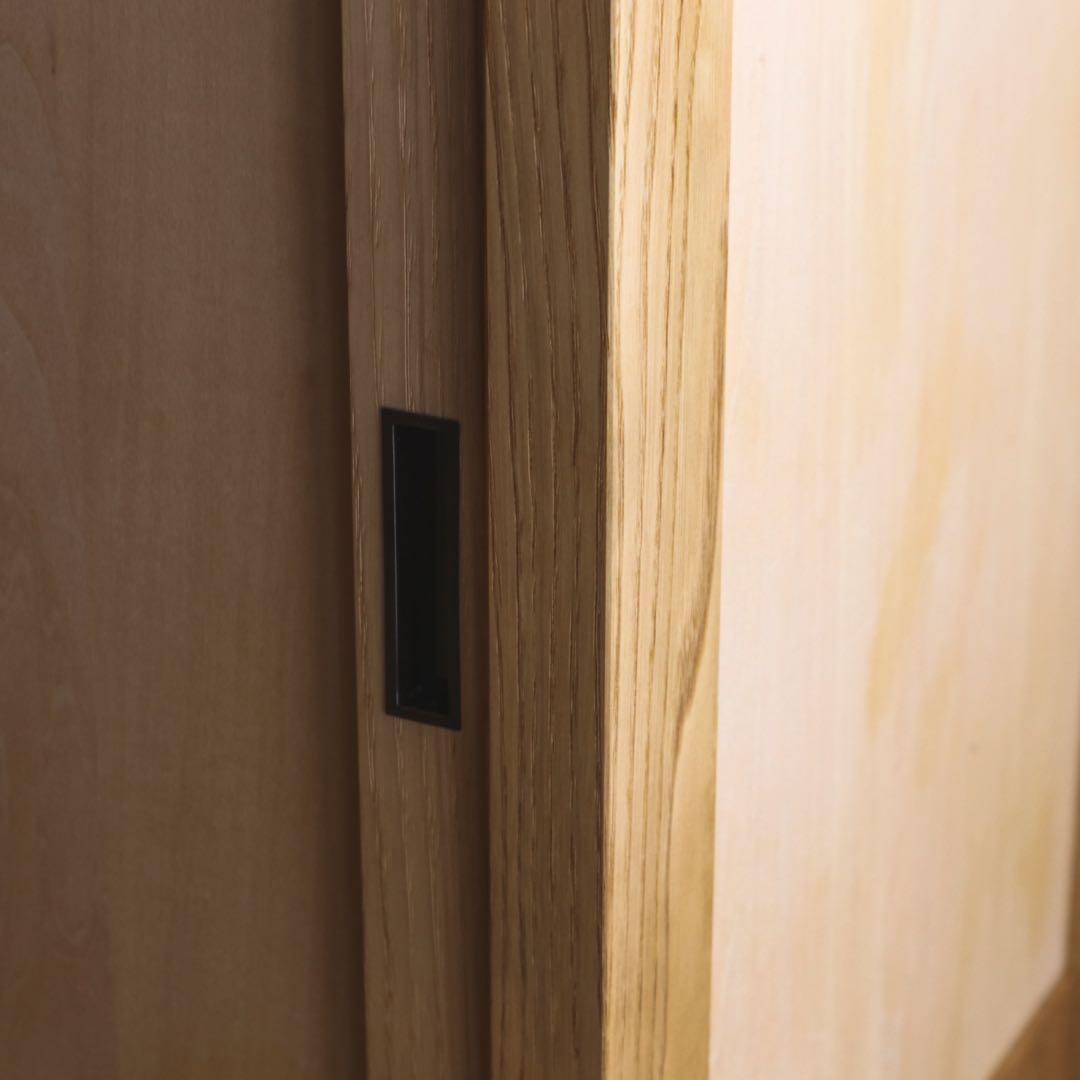 pey　栗の引き戸キャビネット