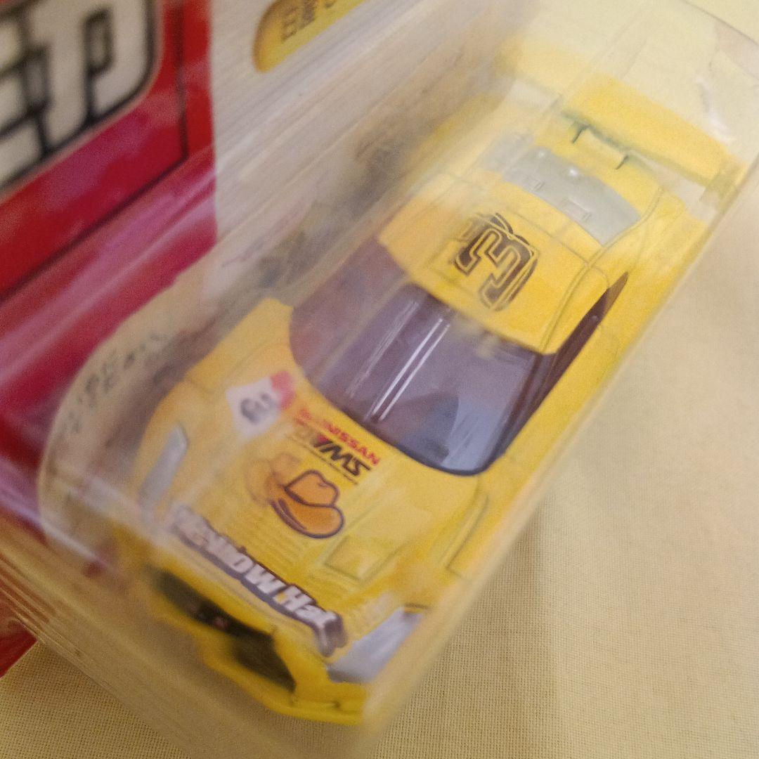 トミカ No. 50 日産 GT-R レーシングカー