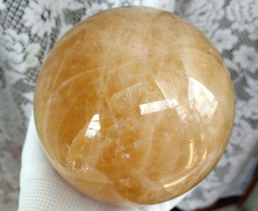 【割引大特価】ハニーカルサイト　丸玉　スフィア2.6Kg　木製台座付き　②