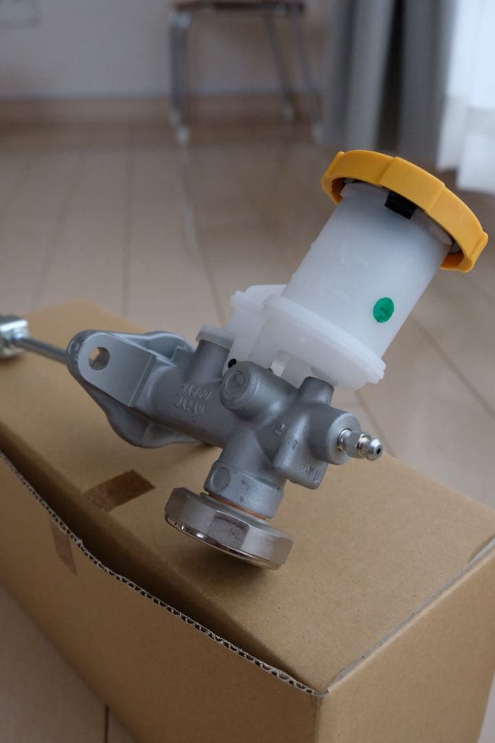 スバル純正　クラッチ　マスターシリンダー37230AE022