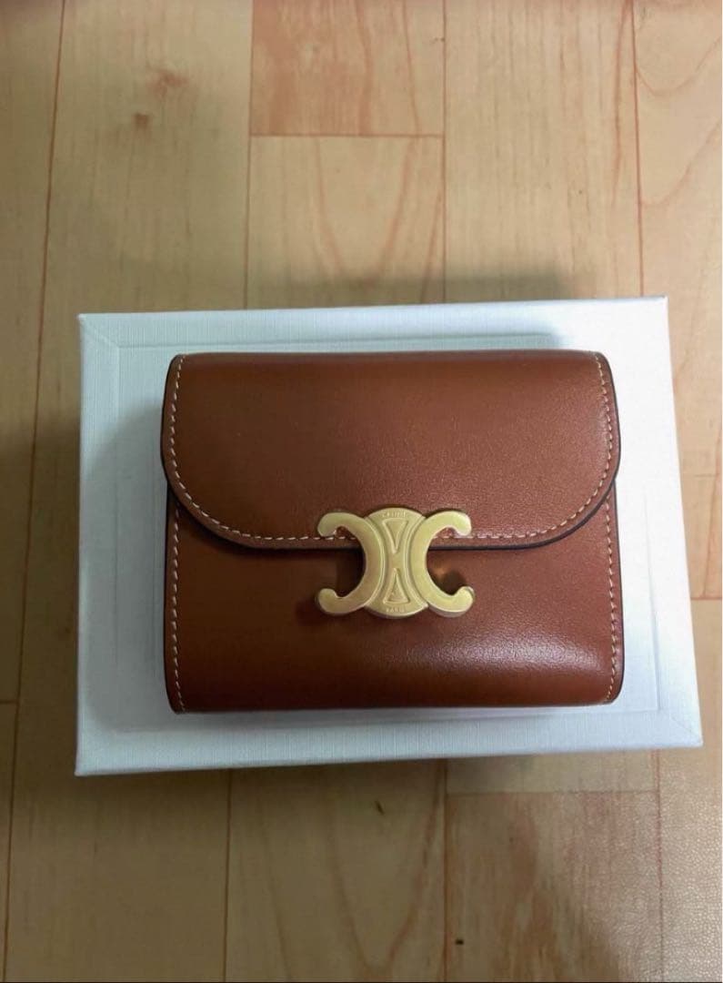 ブラウンレザー 三つ折り財布 ゴールド金具