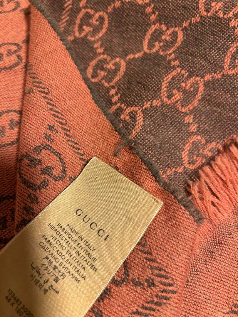 GUCCI マフラー　ストール　クリーニング済み