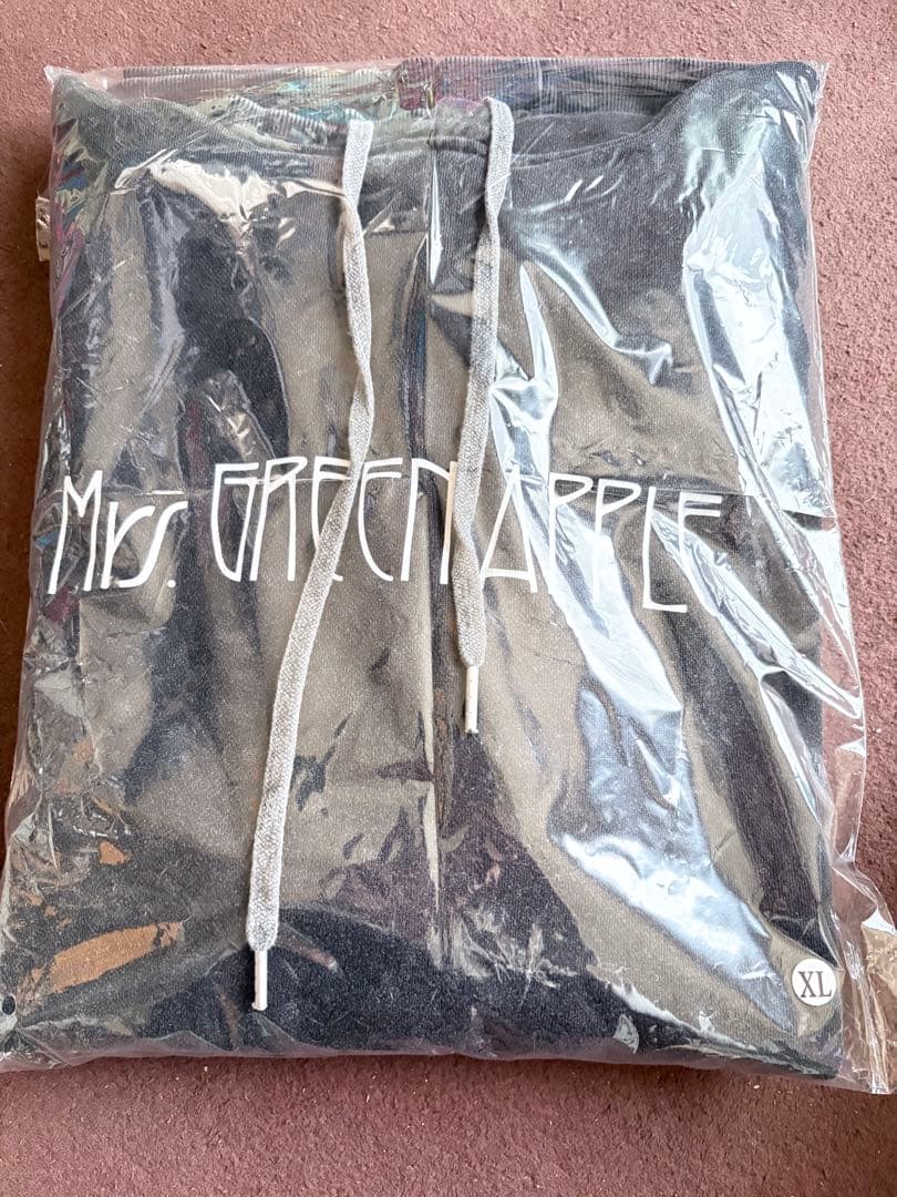 Mrs. GREEN APPLE フーディ XL