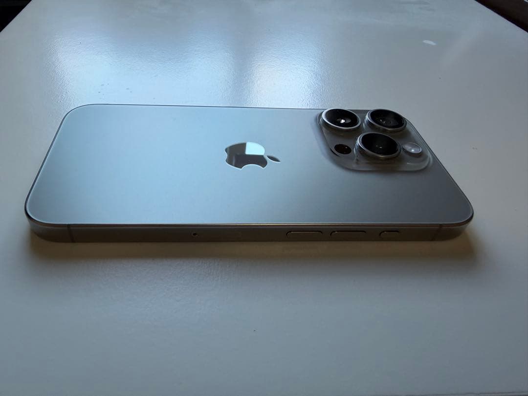 Apple iPhone 15 Pro ナチュラルチタニウム 256GB