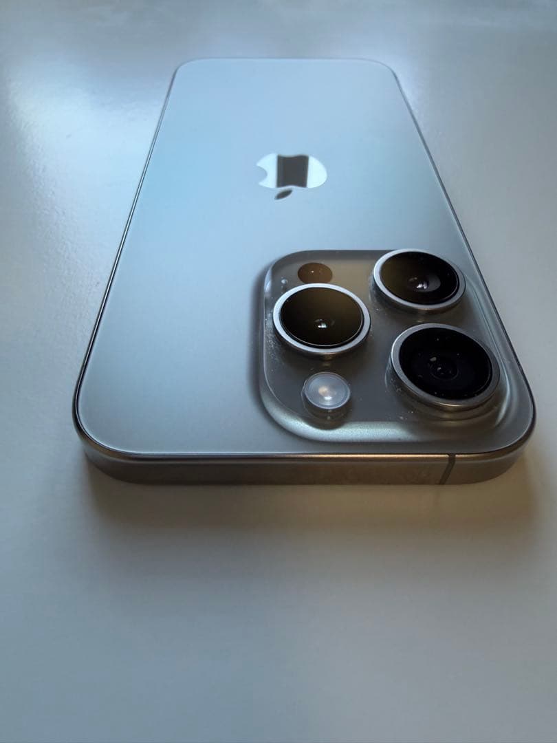 Apple iPhone 15 Pro ナチュラルチタニウム 256GB