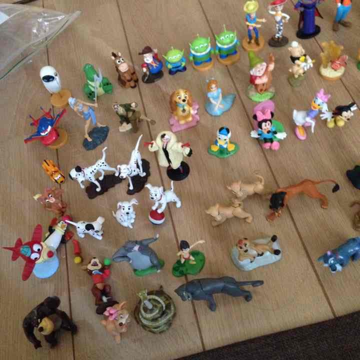 ディズニー ピクサーチョコエッグ、フィギア