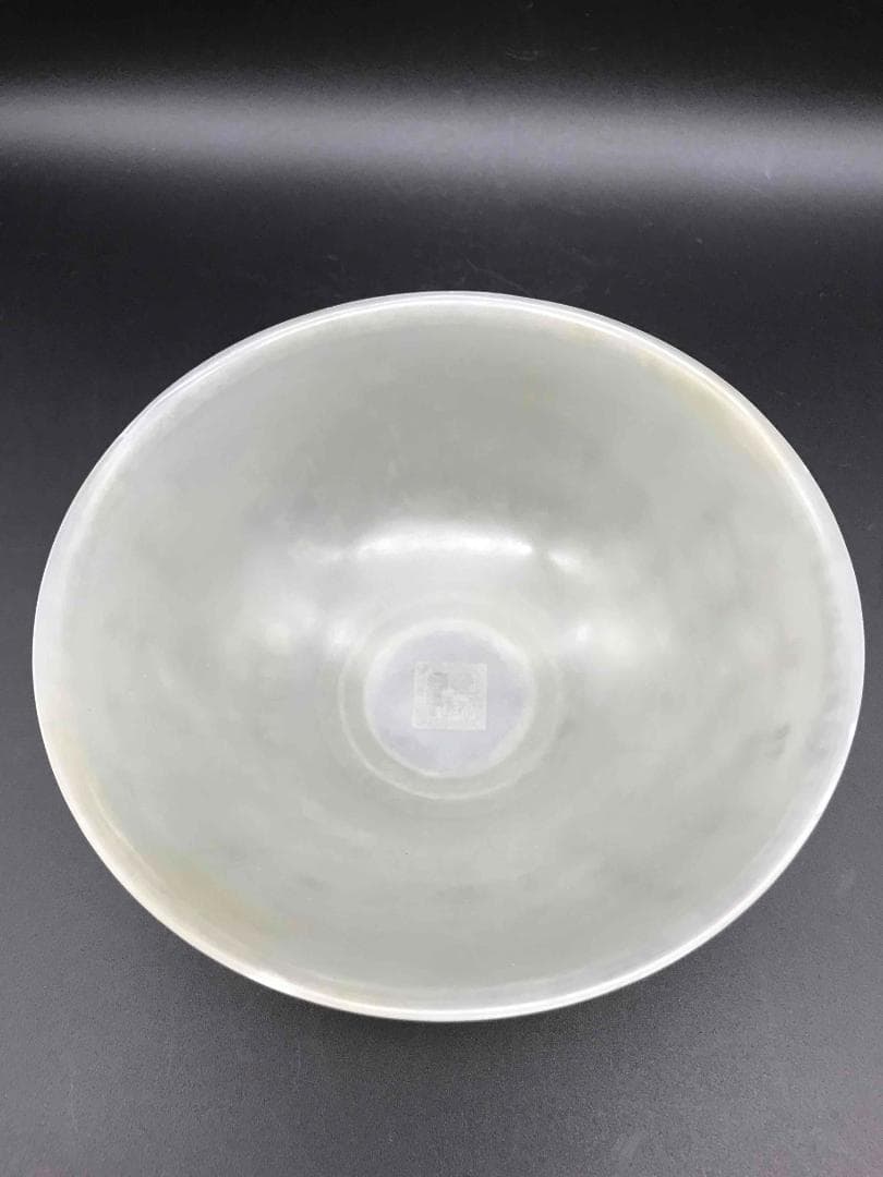 中国古美術　清乾隆時代　【乾隆御玩】銘　白玉乾隆御製詩文彫茶碗(D-10)