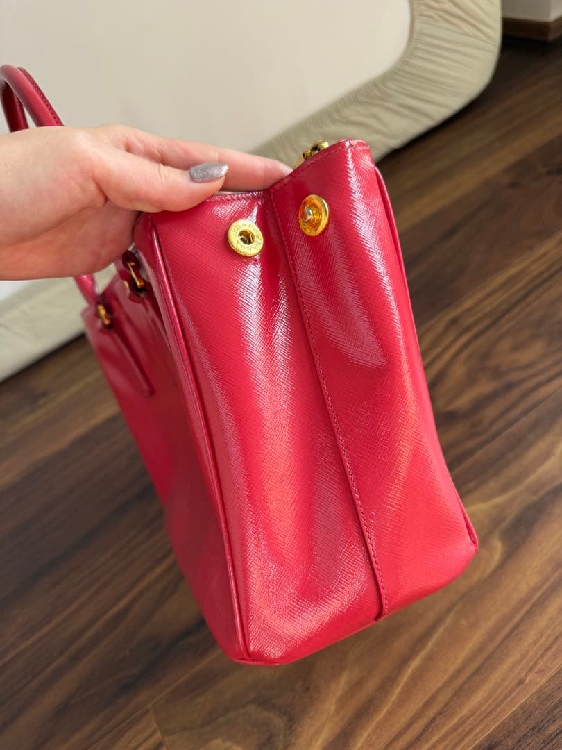 PRADA サフィアーノレザー ハンドバッグ レッド