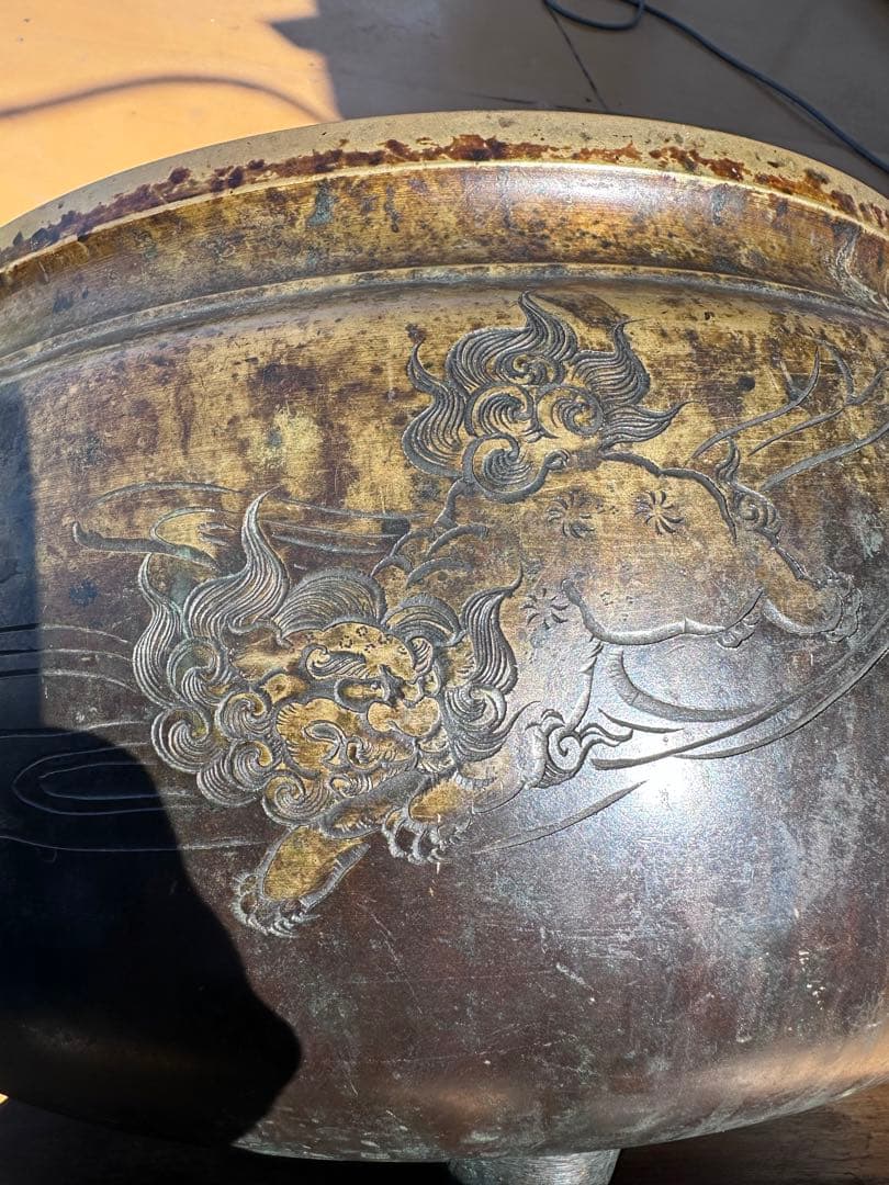 火鉢，銅製火鉢 ，唐獅子模様，金工，時代物，古董品