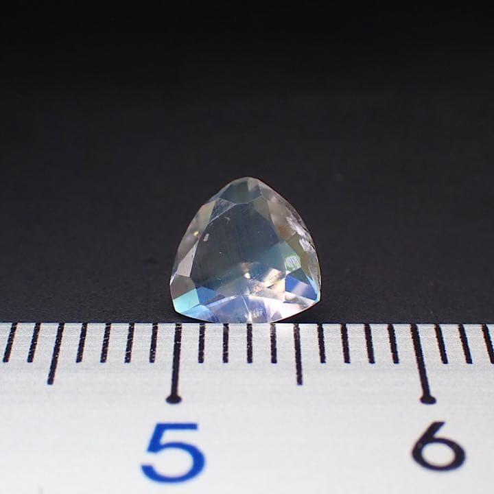 【マダガスカル産】レインボーアンデシン