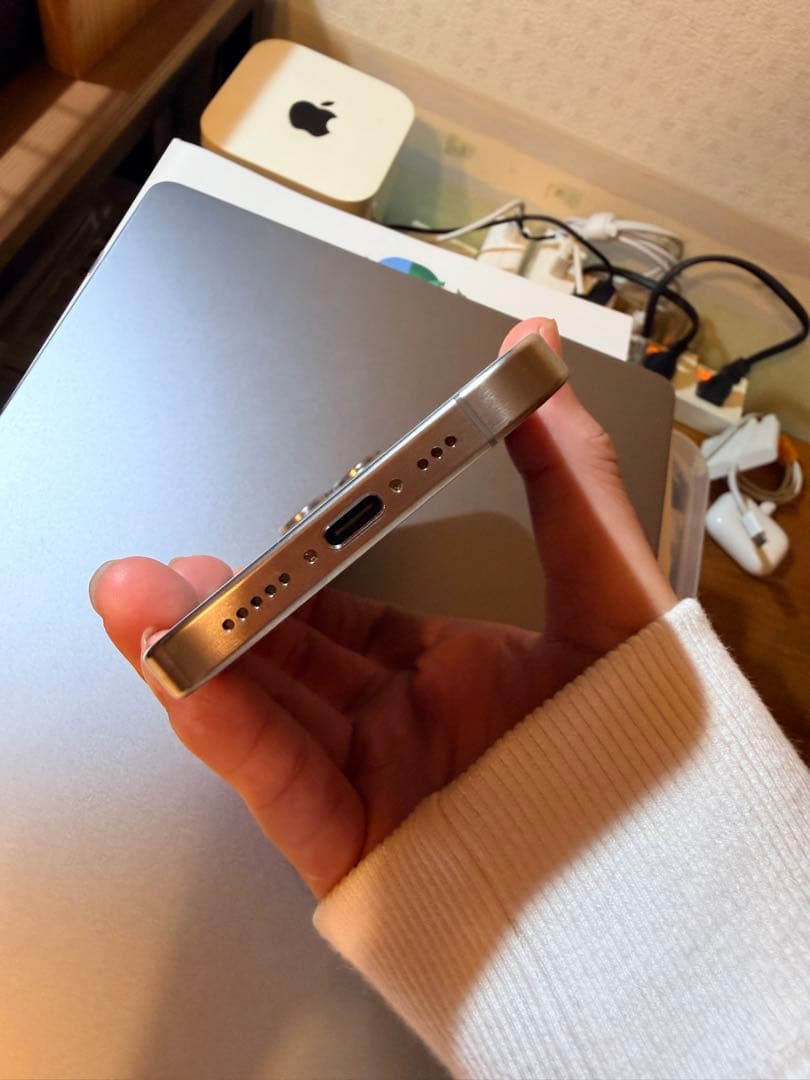 Apple iPhone 15 Pro 本体