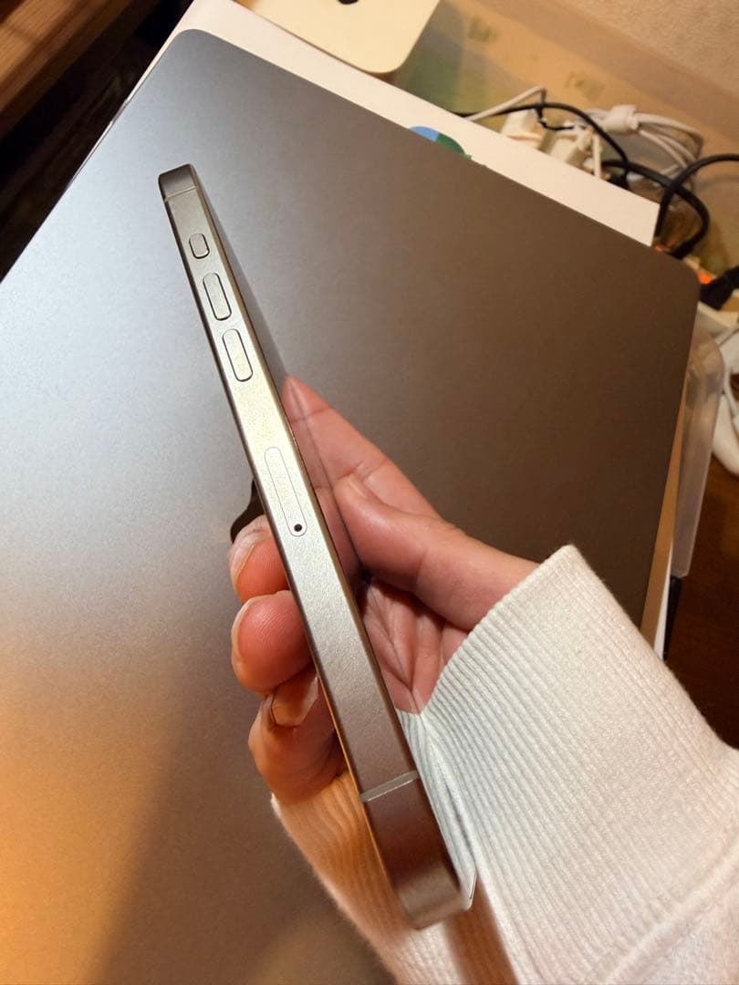 Apple iPhone 15 Pro 本体