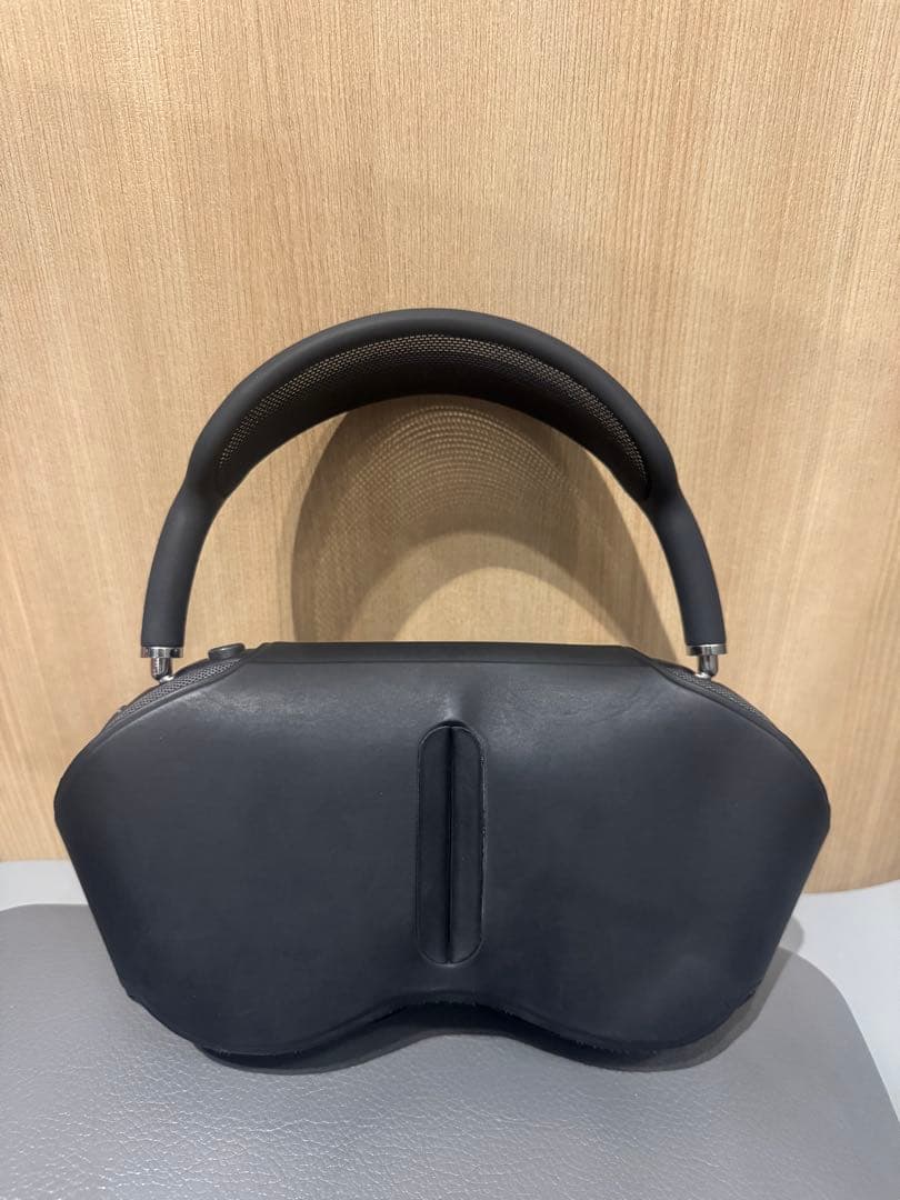 ブラック ワイヤレスヘッドホン オーバーイヤー型