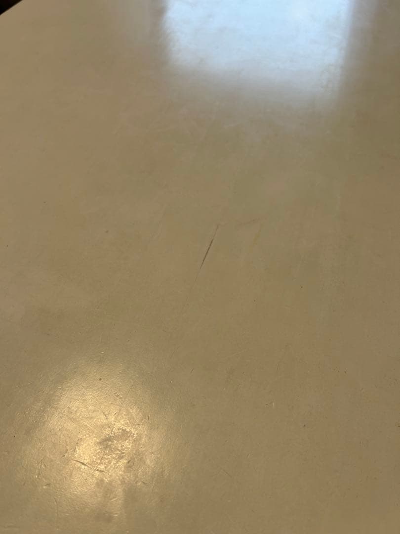 みゆ　椅子一脚