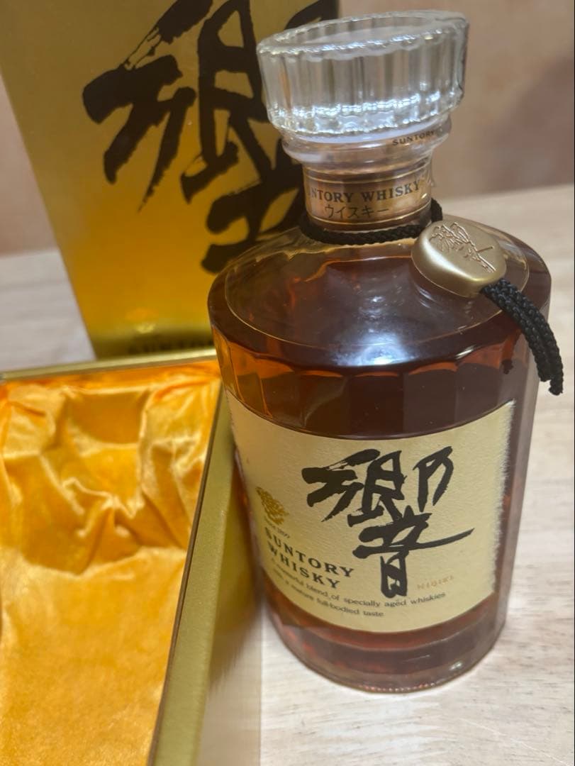 サントリー響 ウイスキー 金色ボックス入り　SHN01