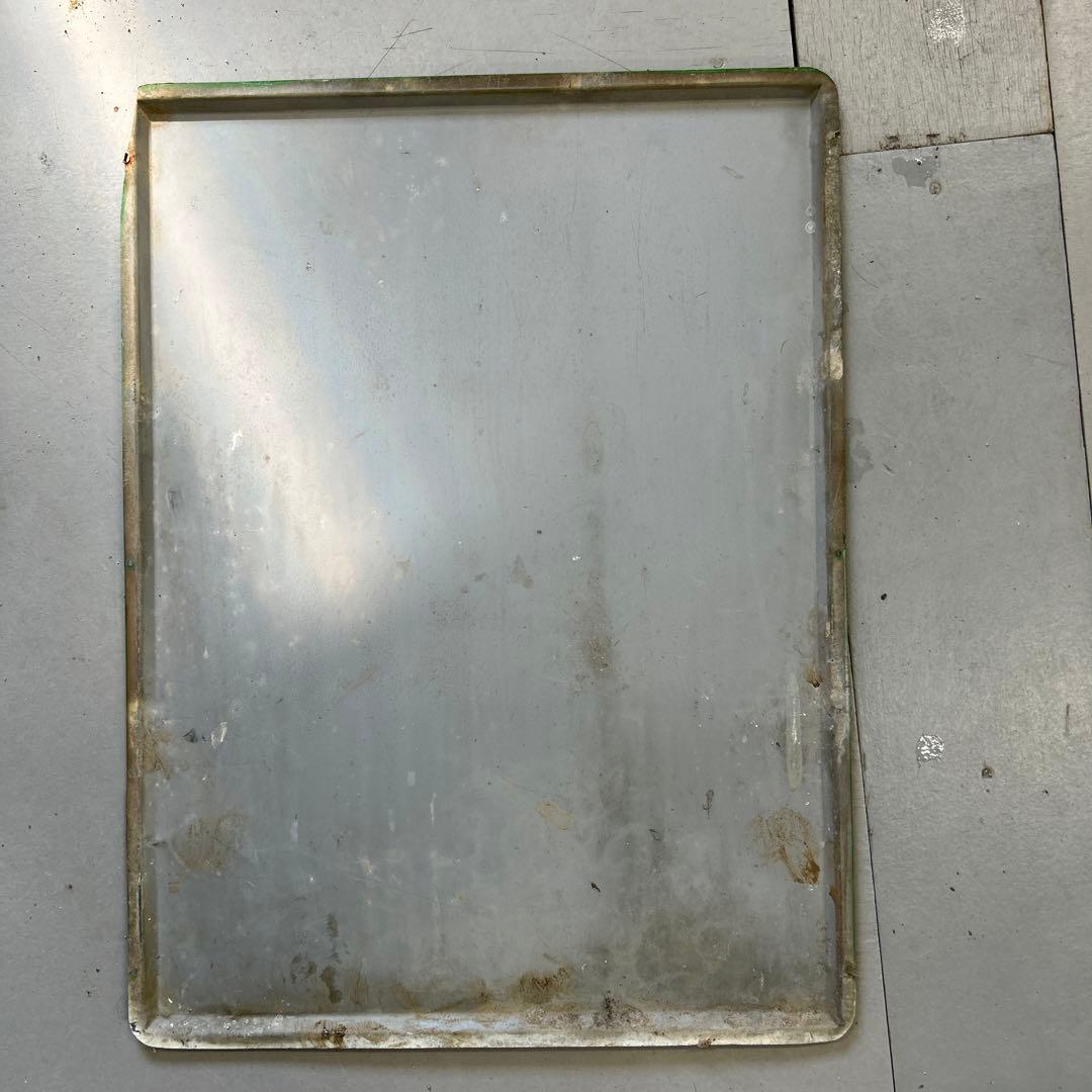 鳩の形の店舗用看板