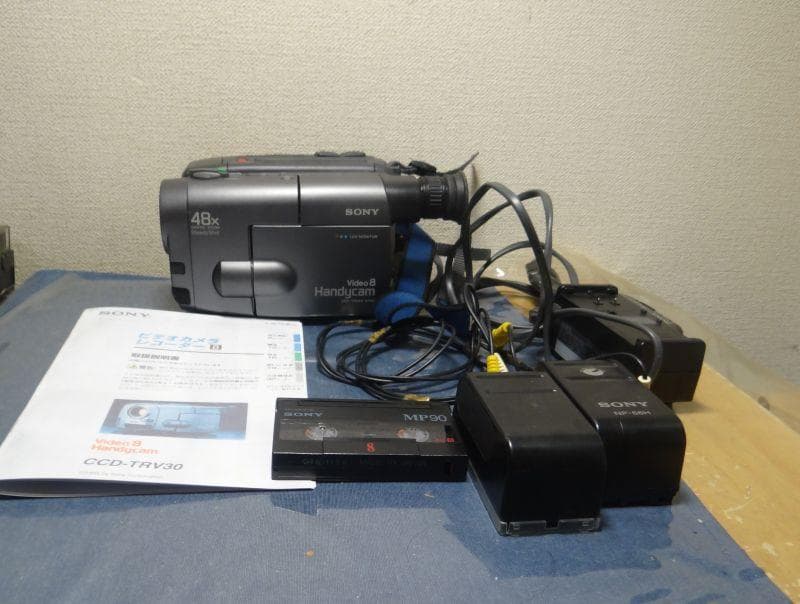 ★8ミリビデオカメラCCD-TRV40☆送料無料★