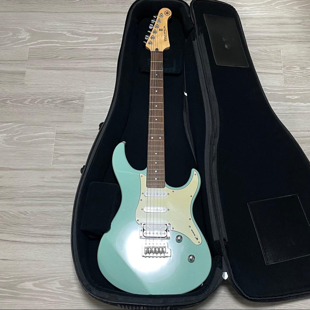 美品　YAMAHA PAC112V　エレキギター　ソニックブルー　ケース付き