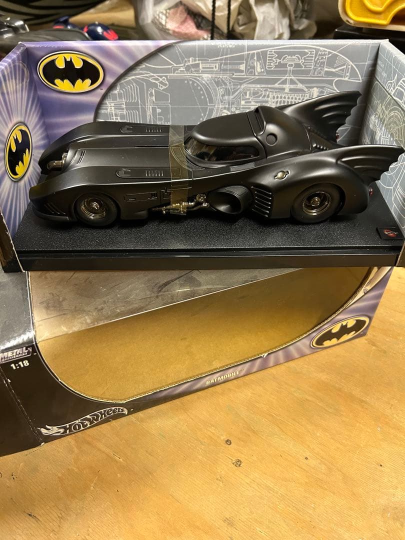 バットモービル　1/18