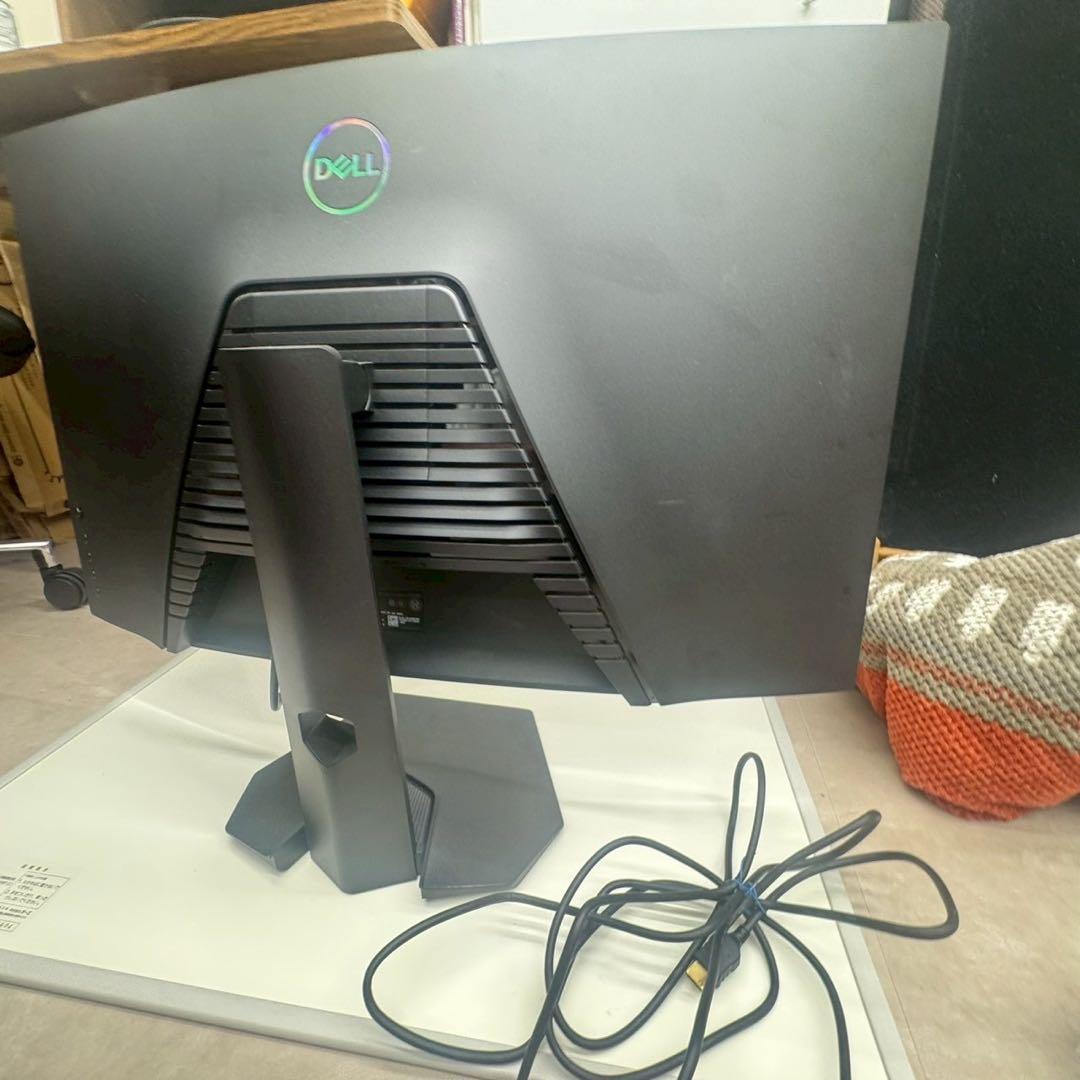 dell 湾曲モニター 32インチ　DELL s3222dgm