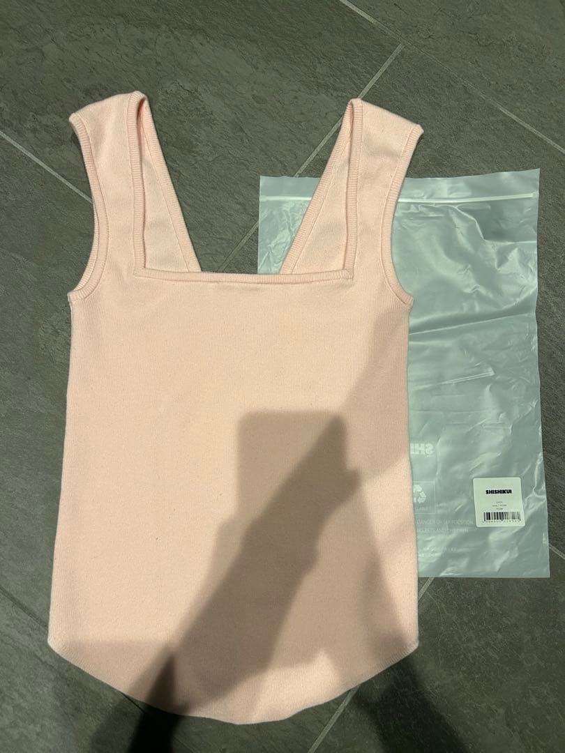 THE SHISHIKUI suq / PINK タンクトップ