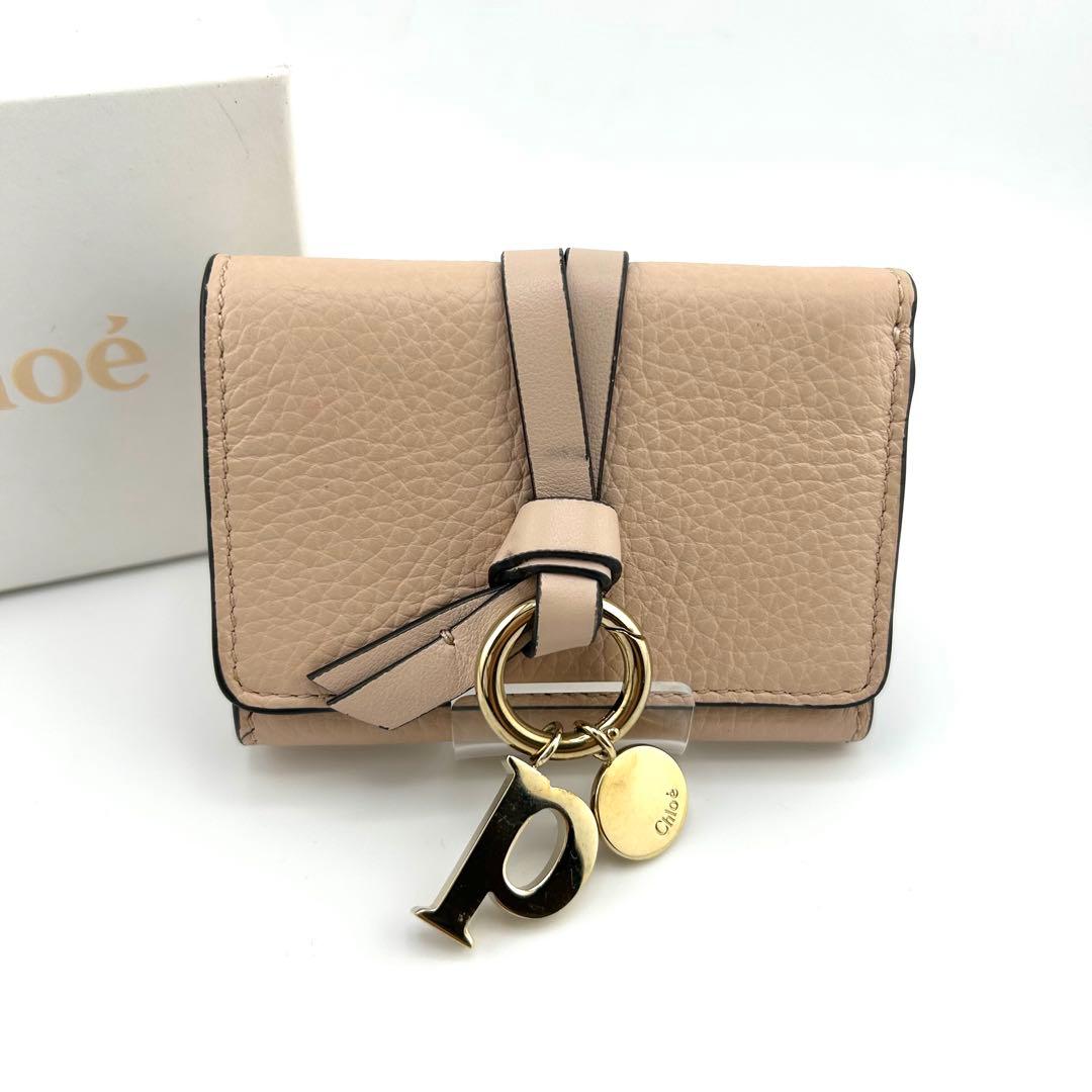 ✨極上美品・箱保存袋付き✨　クロエ　三つ折り　アルファベット　チャーム　レザー
