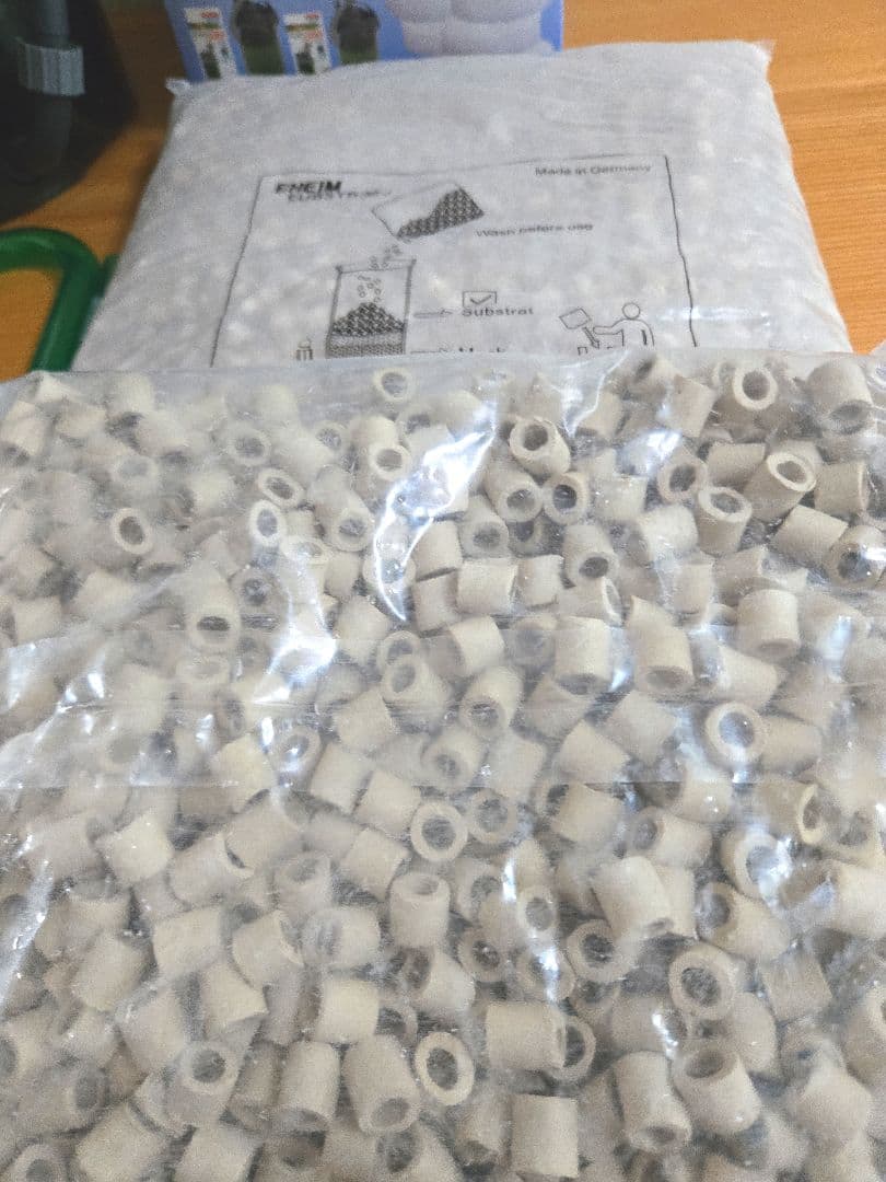 エーハイム2215外部フィルター/新品未使用ろ材付き/スターターセット/水草水槽