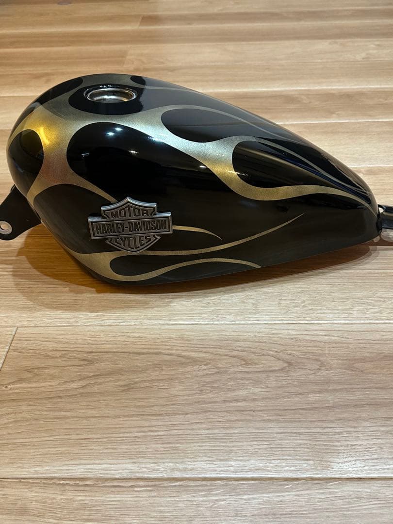 【スポーツスタータンク】ピーナッツタンク　ハーレーダビッドソン　インジェクション