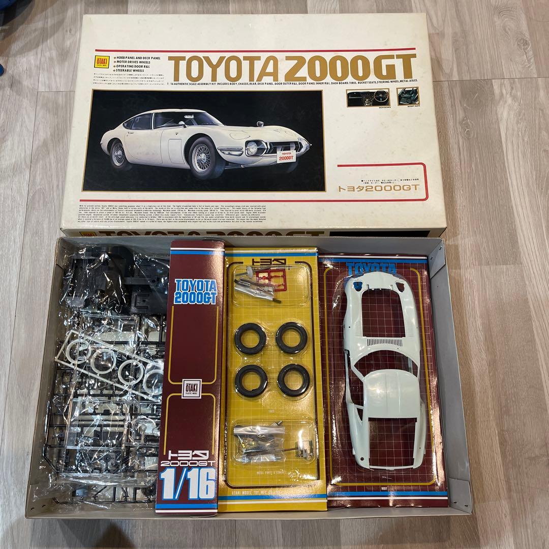 オオタキ1/16トヨタ2000GT