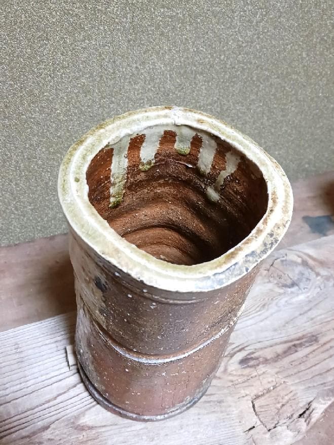 伊賀焼　花入れ　時代・作者不詳　合わせ箱付き