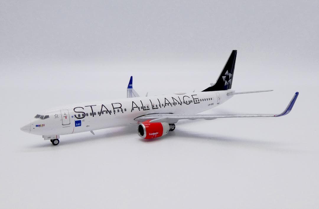 スカンジナビア航空 737-800 LN-RRE 1/400