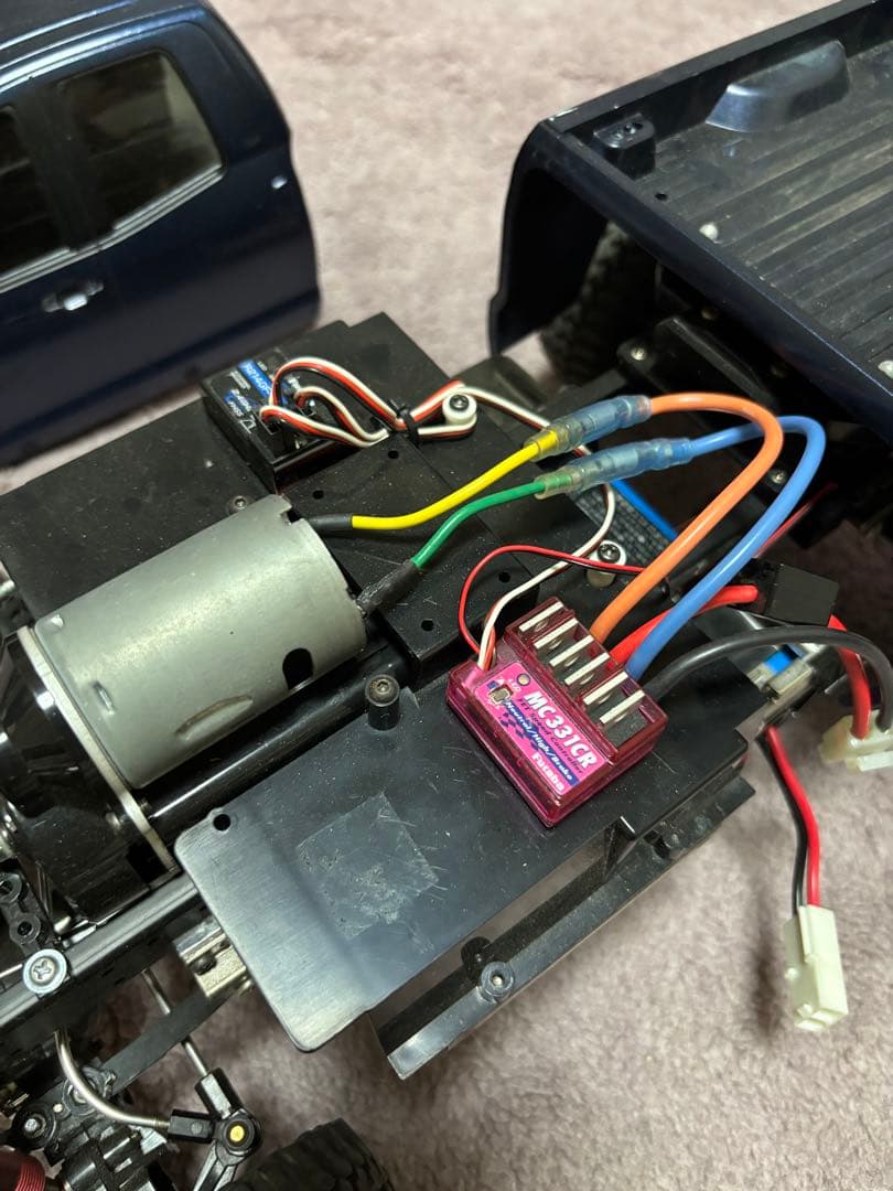 タミヤ　トヨタ・タンドラ 4WD プロポ、バッテリー付き