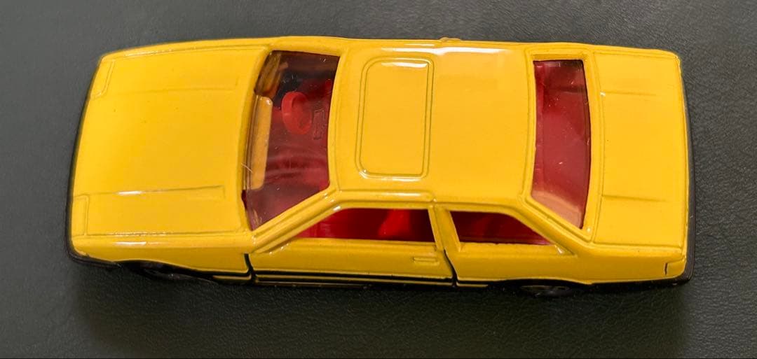 トミカ 黒箱67 トヨタ スプリンタートレノ 黄