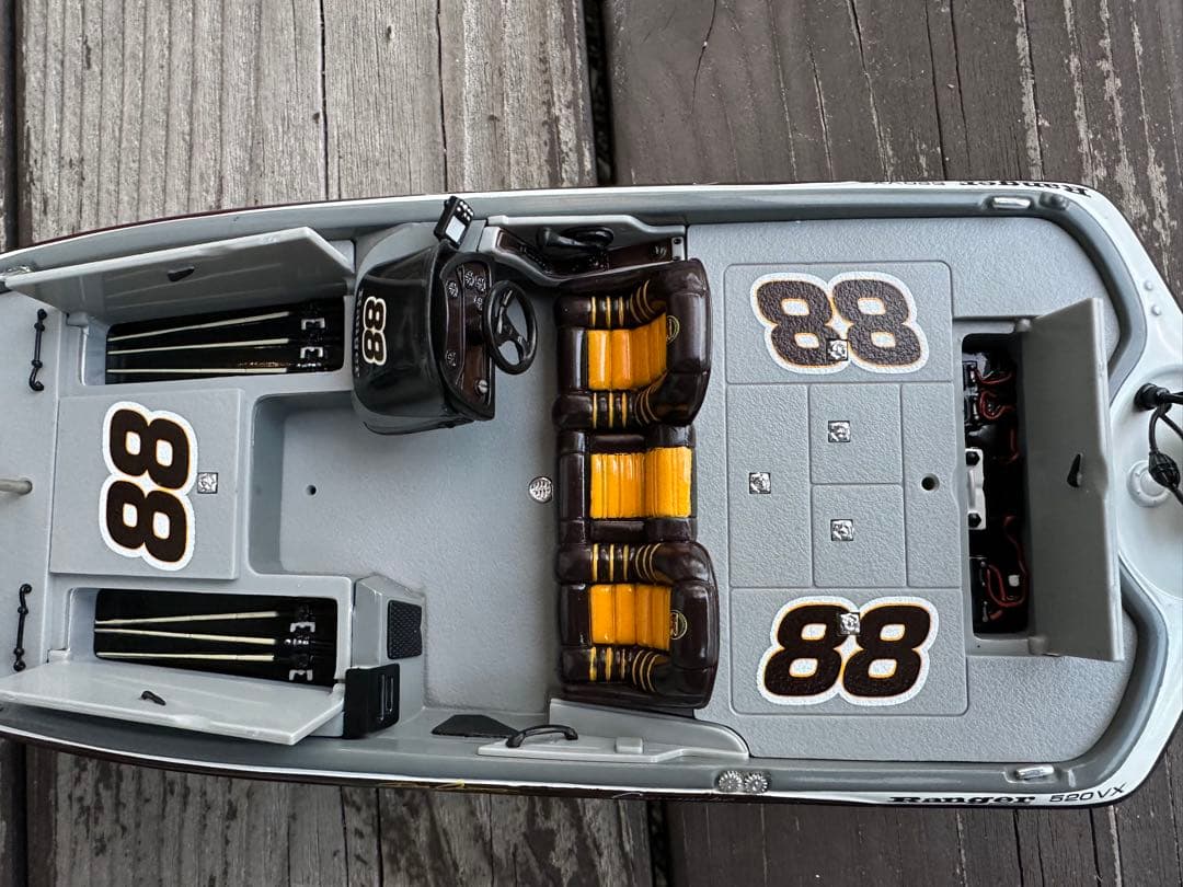 レンジャー 520VX 1/24 ダイキャスト模型 CASTAWAY