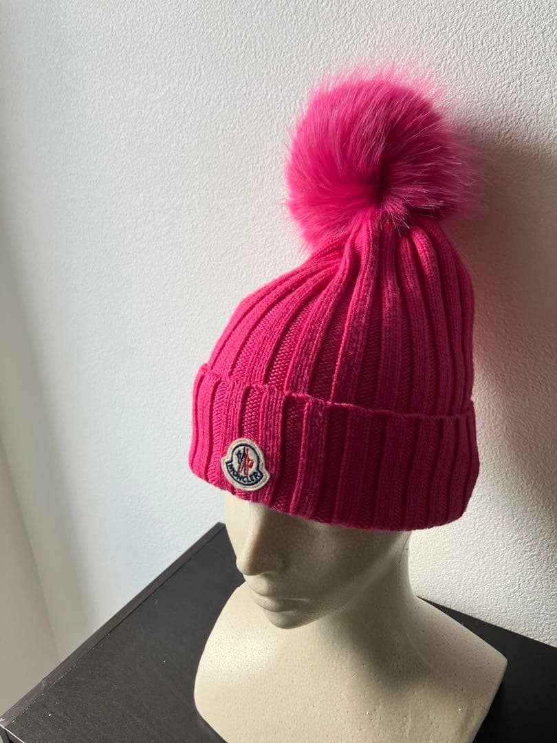 【美品】モンクレール　ピンク リブ編み ニット帽 ファー付きポンポン