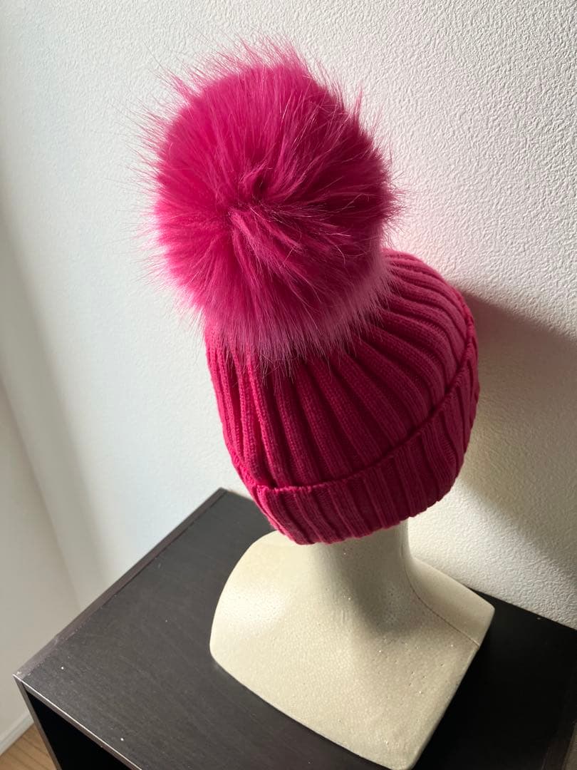 【美品】モンクレール　ピンク リブ編み ニット帽 ファー付きポンポン