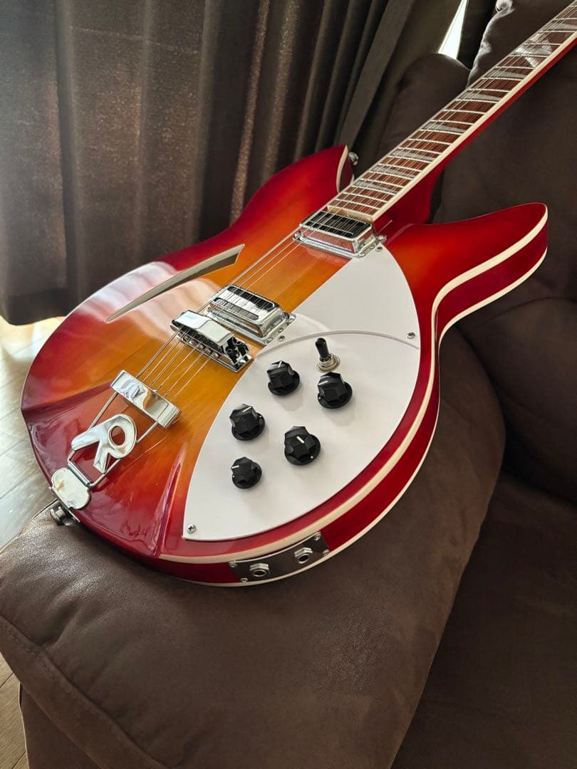 Rickenbacker 330-12タイプ