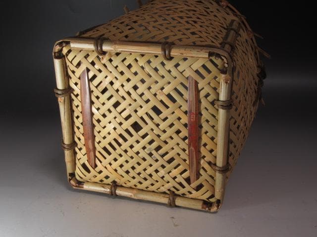 ★　西川宗悦　手付篭花入　表千家　十三代　即中斎の花押がございます★x337