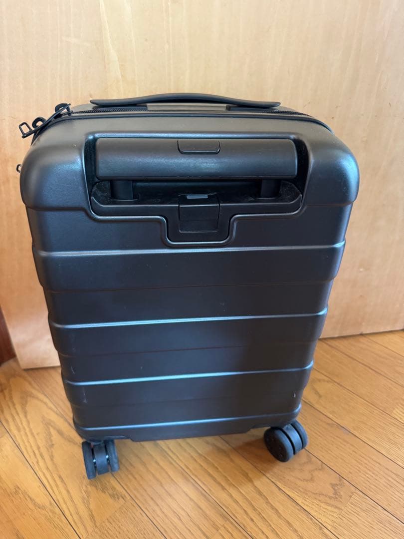 無印良品 ハードキャリーケース（20L）ブラック 1～2泊用