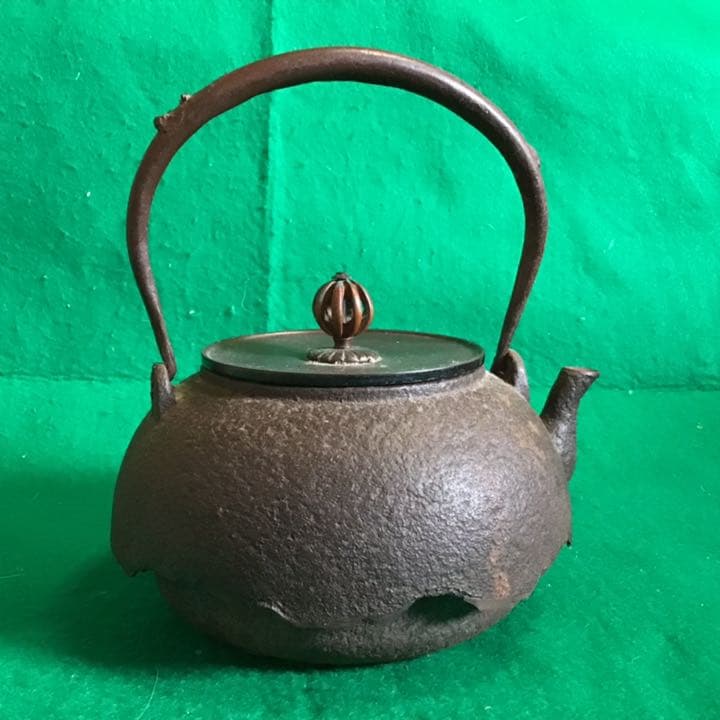 鉄瓶　銅蓋