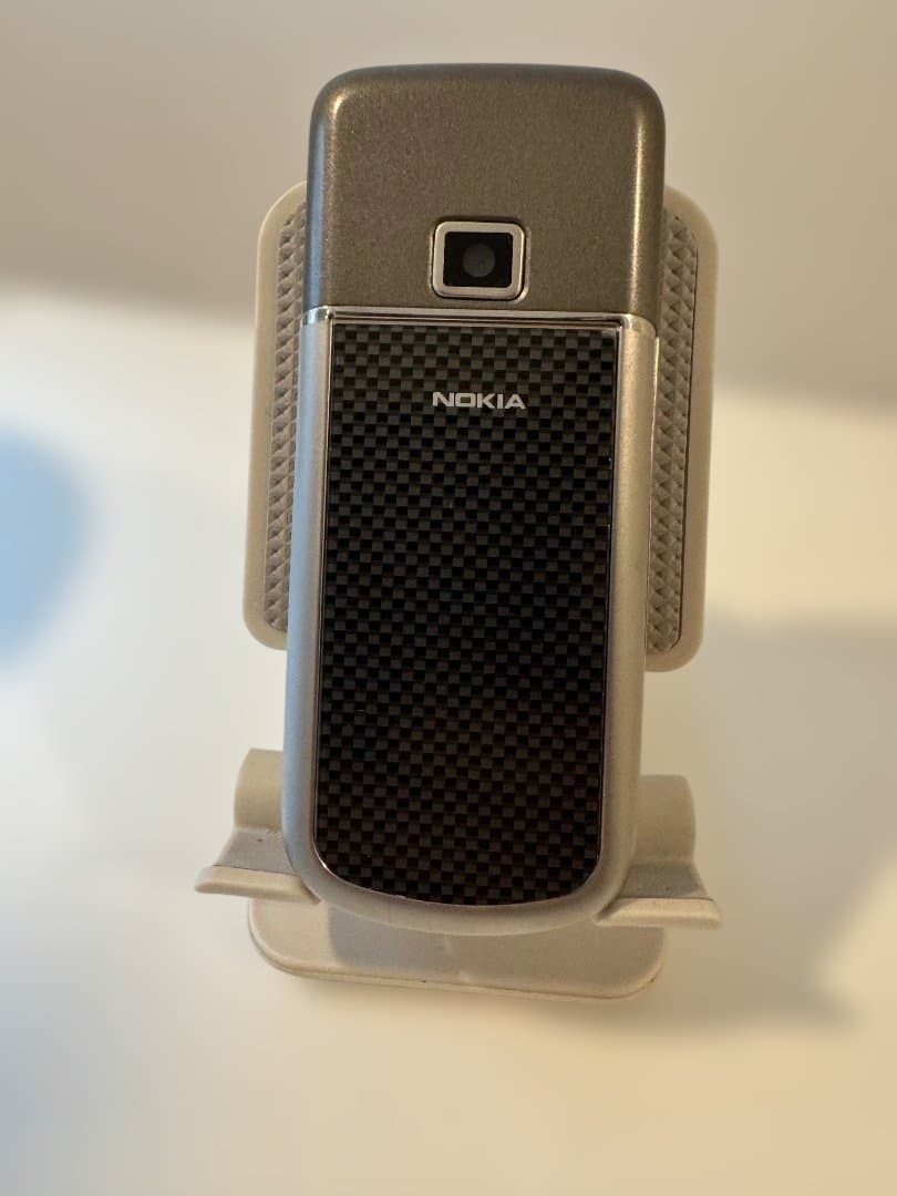 Nokia8800 Carbon Arte（ノキア 8800 カーボン アルテ）