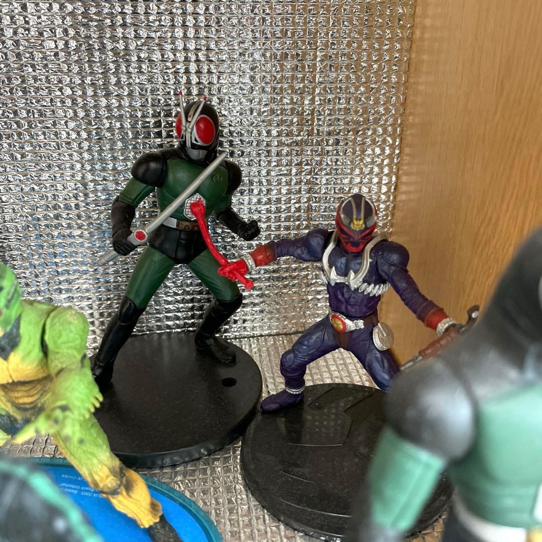 【美品】仮面ライダー フィギュア 13体セット　台座付き
