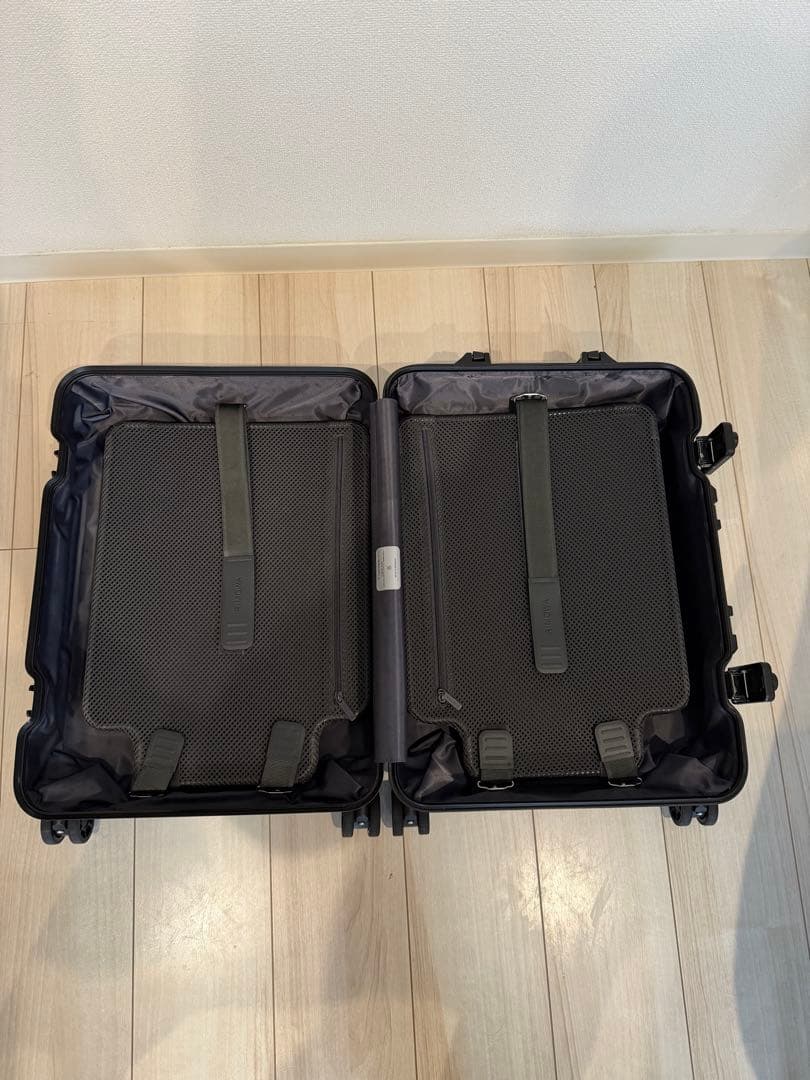 リモワ オリジナルキャビン S ブラック31L