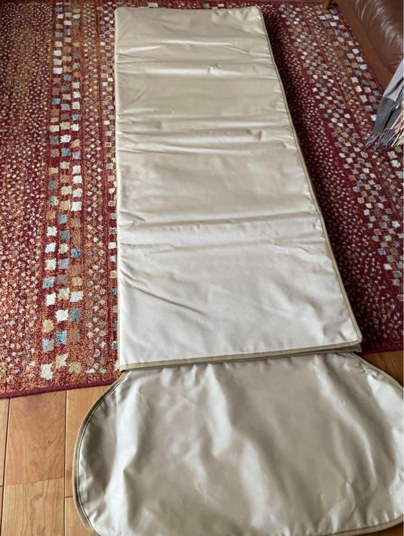 遠赤外線セラミックヒートマット　三つ折りタイプ