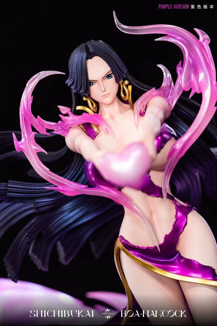 ワンピース　ボア・ハンコック　ガレージキッド　フィギュア　完成品　白色服