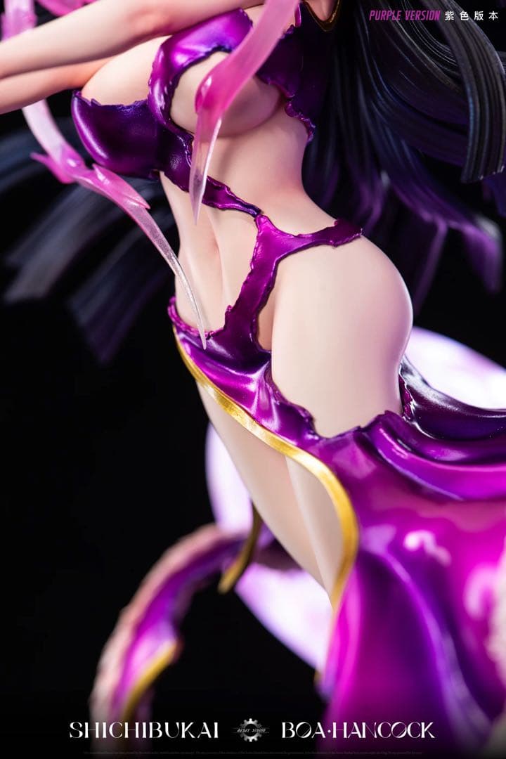 ワンピース　ボア・ハンコック　ガレージキッド　フィギュア　完成品　白色服