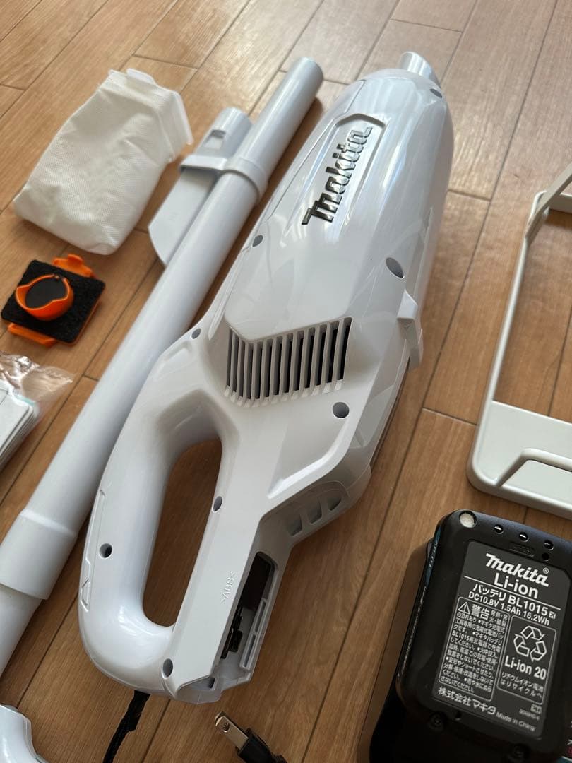 makita CL107FD 充電式クリーナー スタンド付き