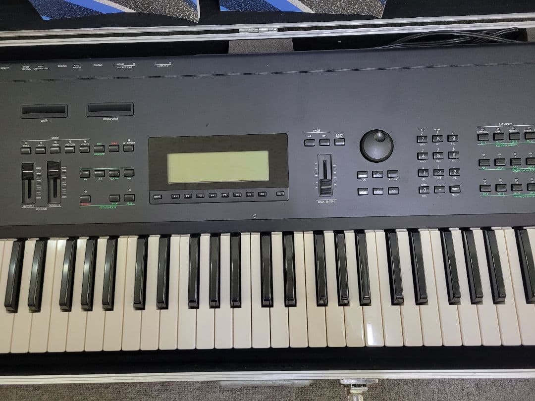 [美品] YAMAHA SY99 シンセサイザー ケース付き