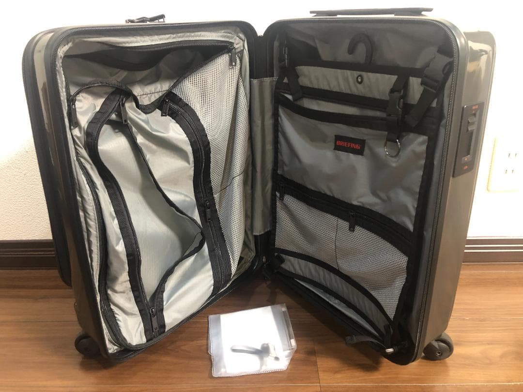 展示品 ブリーフィング キャリーケース 34L TSAロック 4輪 H-34F