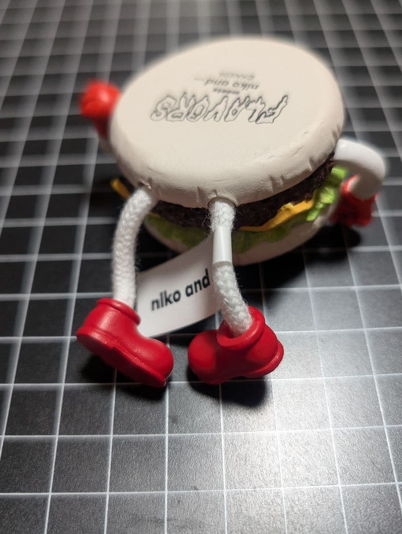 niko and... FLAVOR お座りオブジェ　ソフト バーガー ドーナツ